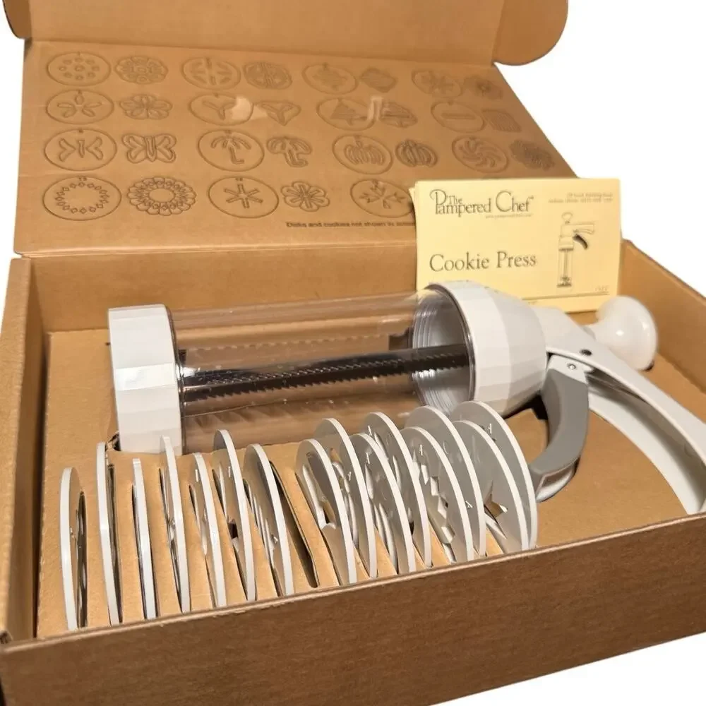 The Pampered Chef Cookie Press 1525 Spritz Maker 15 of 16 Discs Box Manual